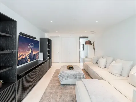 17475 Collins Avenue Sunny Isles Beach FL 33160