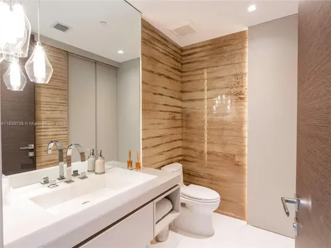 17475 Collins Avenue Sunny Isles Beach FL 33160