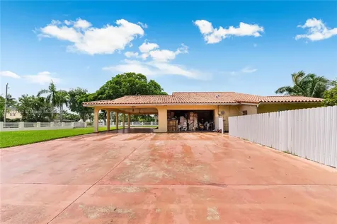 400 NW 128th Avenue Miami FL 33182