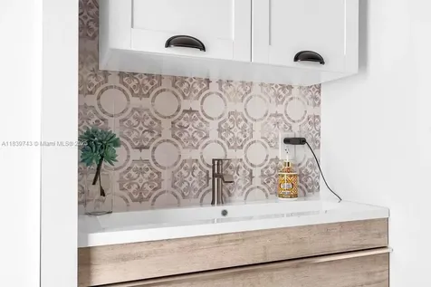 9031 SW 66th Terrace Miami FL 33173