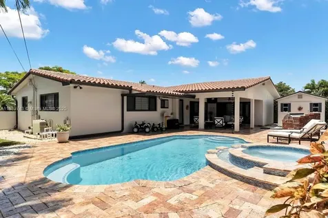 9031 SW 66th Terrace Miami FL 33173