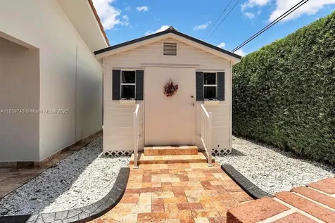 9031 SW 66th Terrace Miami FL 33173