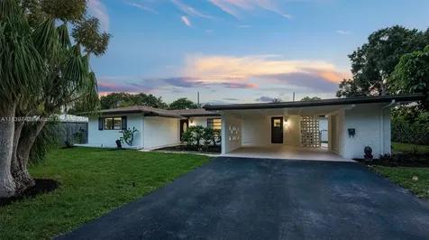 885 Azalea Court Plantation FL 33317