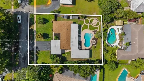 885 Azalea Court Plantation FL 33317