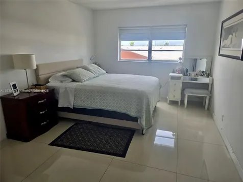 5300 Washington Street Hollywood FL 33021