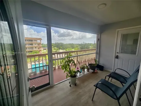 5300 Washington Street Hollywood FL 33021