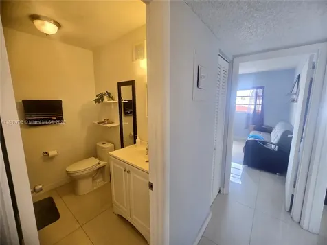 5300 Washington Street Hollywood FL 33021