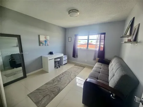 5300 Washington Street Hollywood FL 33021