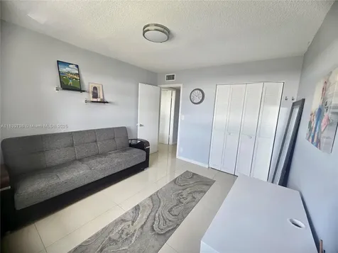 5300 Washington Street Hollywood FL 33021