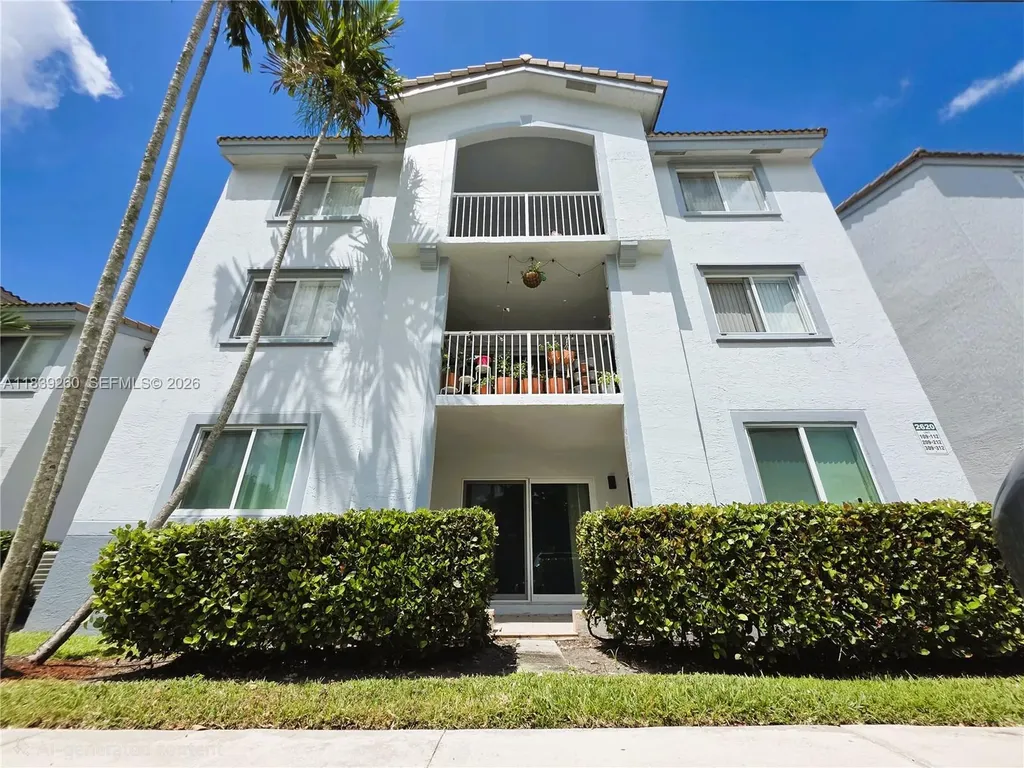 2620 S University Drive Davie FL 33328