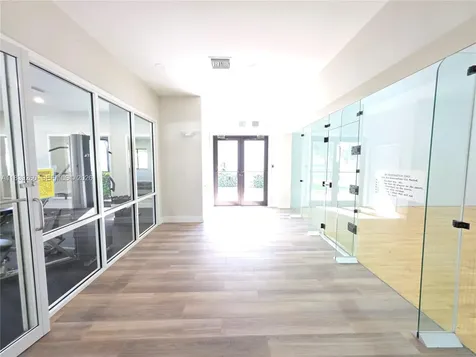 2620 S University Drive Davie FL 33328
