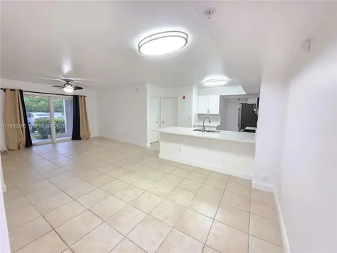 2620 S University Drive Davie FL 33328