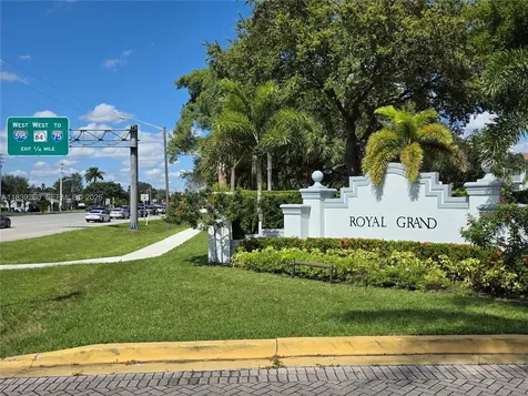 2620 S University Drive Davie FL 33328