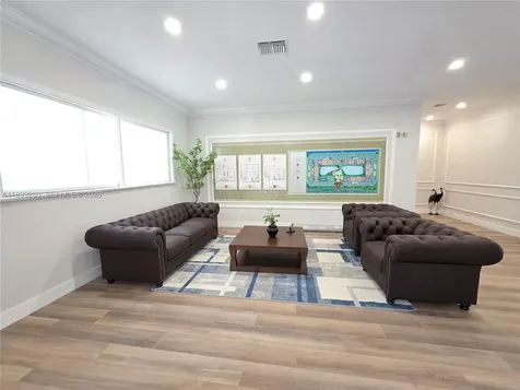 2620 S University Drive Davie FL 33328