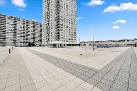 2750 NE 183rd Street Aventura FL 33160