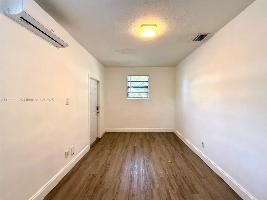 2406 N 28th Avenue Hollywood FL 33020