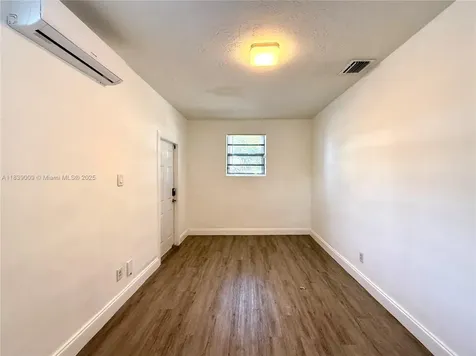 2406 N 28th Avenue Hollywood FL 33020