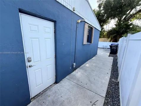 2406 N 28th Avenue Hollywood FL 33020