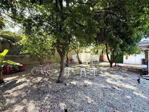 2406 N 28th Avenue Hollywood FL 33020