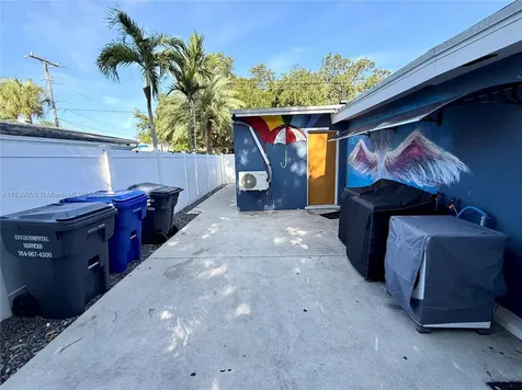2406 N 28th Avenue Hollywood FL 33020