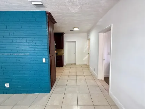 2406 N 28th Avenue Hollywood FL 33020