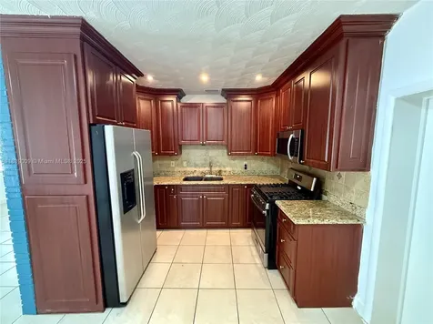 2406 N 28th Avenue Hollywood FL 33020