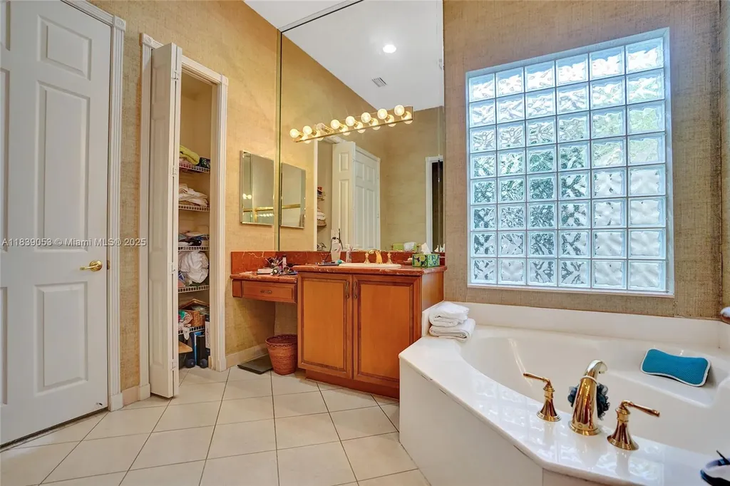 13648 Venice Beach Point Delray Beach FL 33446