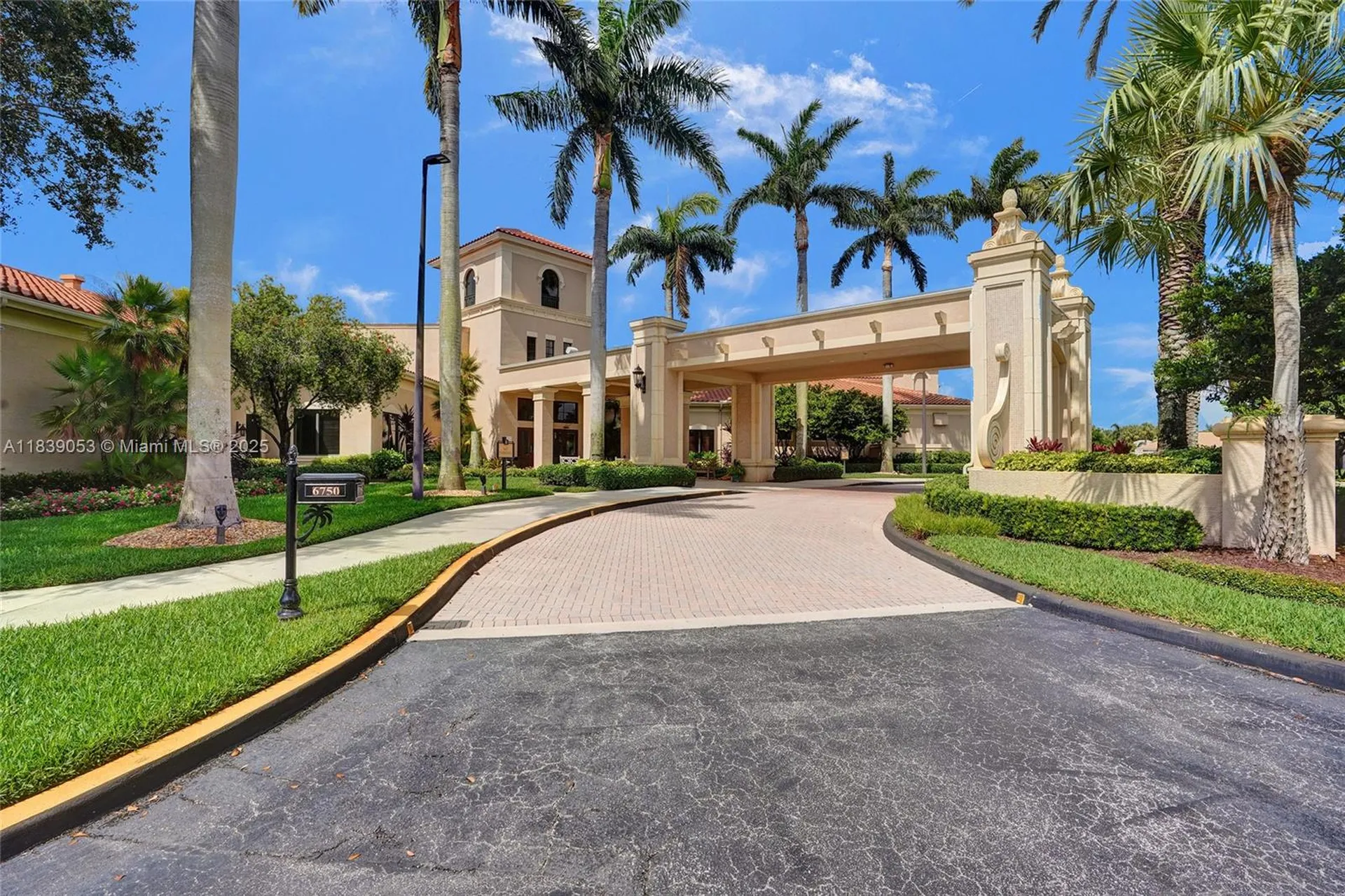 13648 Venice Beach Point Delray Beach FL 33446