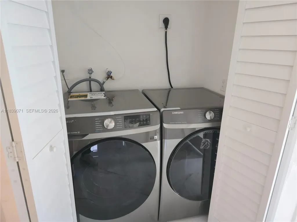 1141 SW 8th Terrace Fort Lauderdale FL 33315