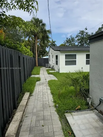 1141 SW 8th Terrace Fort Lauderdale FL 33315