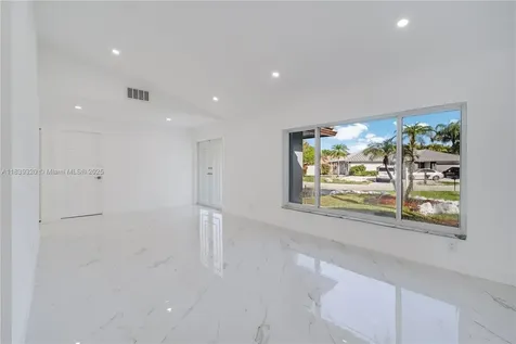1655 NW 111th Way Coral Springs FL 33071