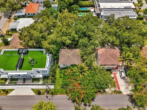 3210 E Elizabeth Street Miami FL 33133