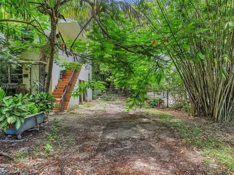 3210 E Elizabeth Street Miami FL 33133