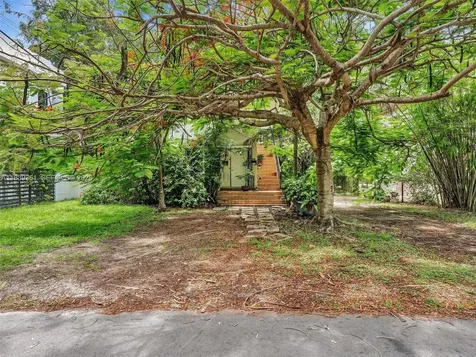 3210 E Elizabeth Street Miami FL 33133