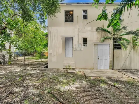 3210 E Elizabeth Street Miami FL 33133