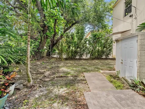 3210 E Elizabeth Street Miami FL 33133