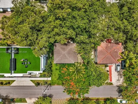 3210 E Elizabeth Street Miami FL 33133
