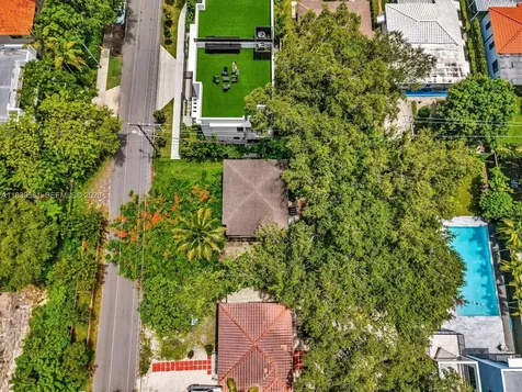 3210 E Elizabeth Street Miami FL 33133