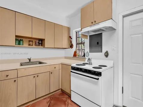 3210 E Elizabeth Street Miami FL 33133