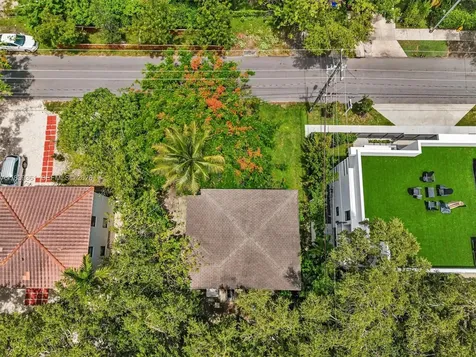 3210 E Elizabeth Street Miami FL 33133