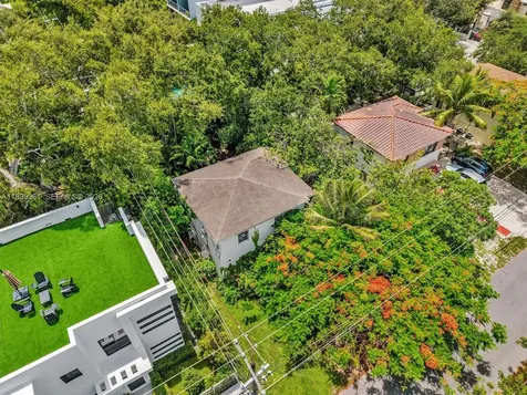 3210 E Elizabeth Street Miami FL 33133
