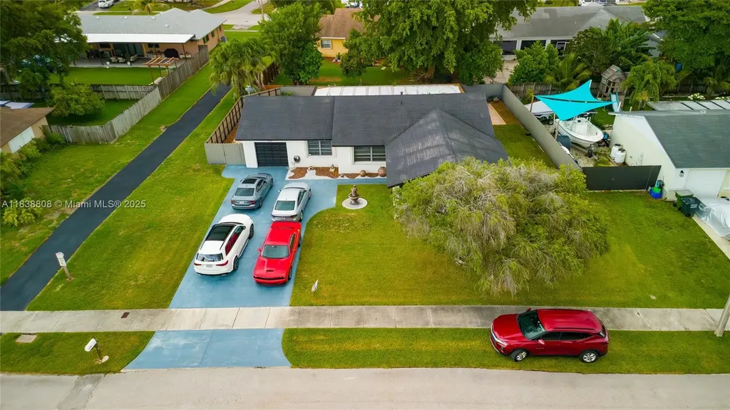 906 Cardinal Place Homestead FL 33035