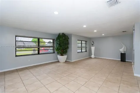 906 Cardinal Place Homestead FL 33035