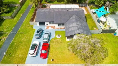 906 Cardinal Place Homestead FL 33035
