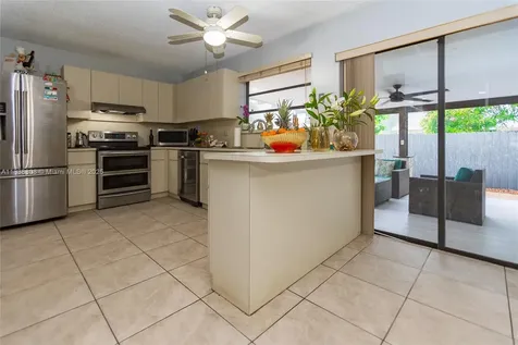906 Cardinal Place Homestead FL 33035
