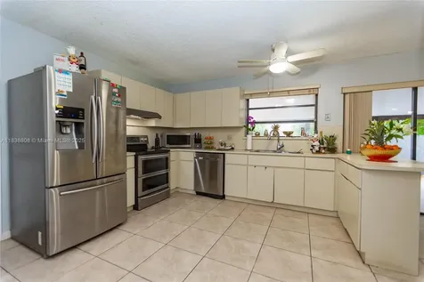 906 Cardinal Place Homestead FL 33035