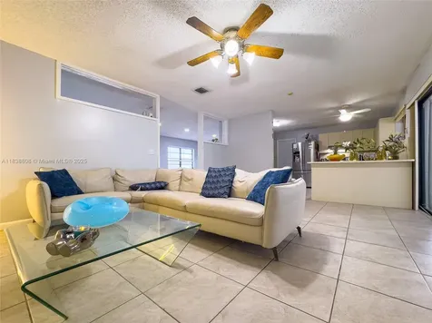 906 Cardinal Place Homestead FL 33035