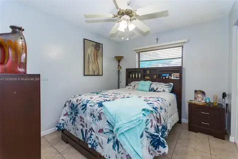 906 Cardinal Place Homestead FL 33035