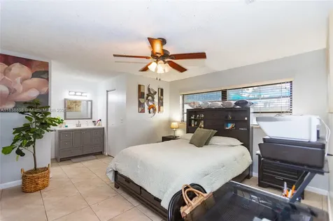 906 Cardinal Place Homestead FL 33035