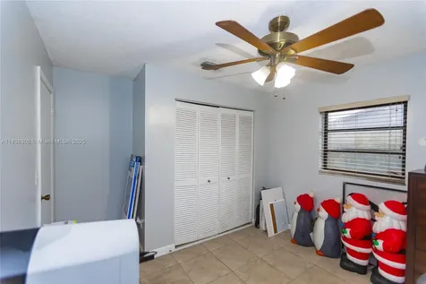 906 Cardinal Place Homestead FL 33035